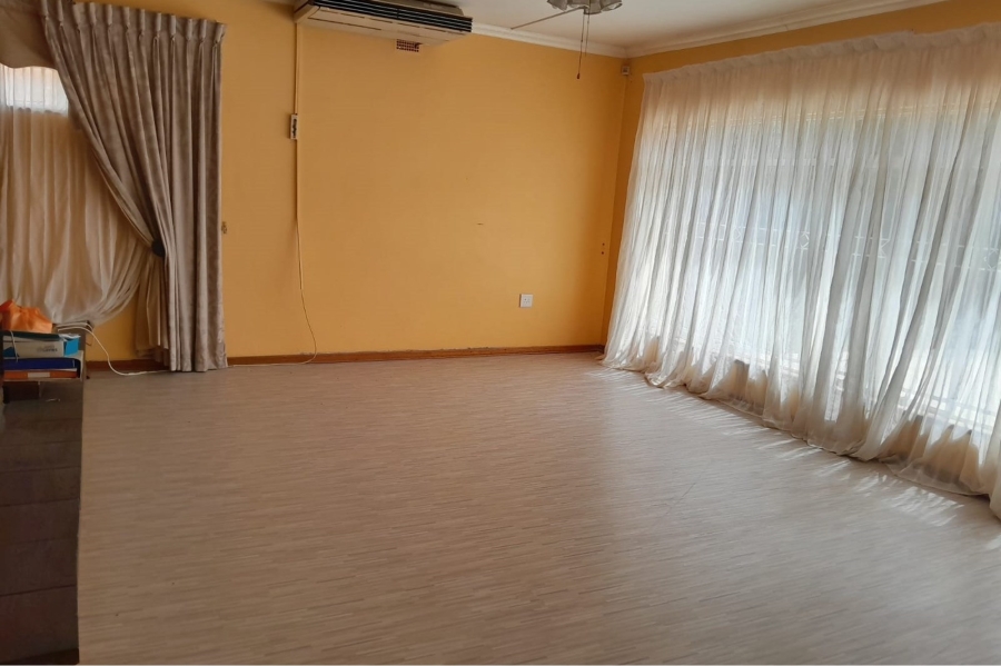 4 Bedroom Property for Sale in Odendaalsrus Free State